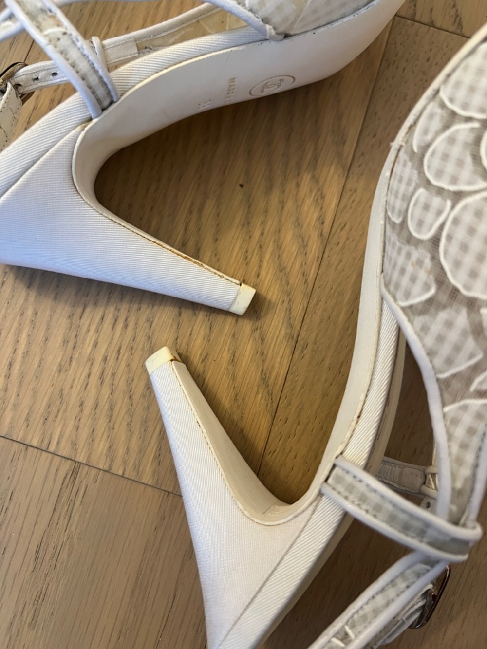 Chanel white heels with lace detail (EU 39 - US 7.5-8) - Picture 6 of 13